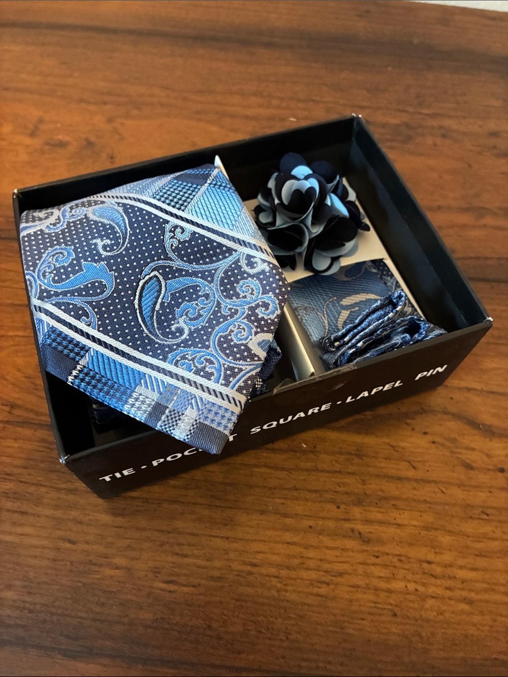 Stacy Adams Blue Patchwork‎ Paisley Microfiber Tie Pocket Square Lapel Pin Set